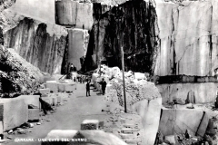 cd Carrara - Una cava del marmo