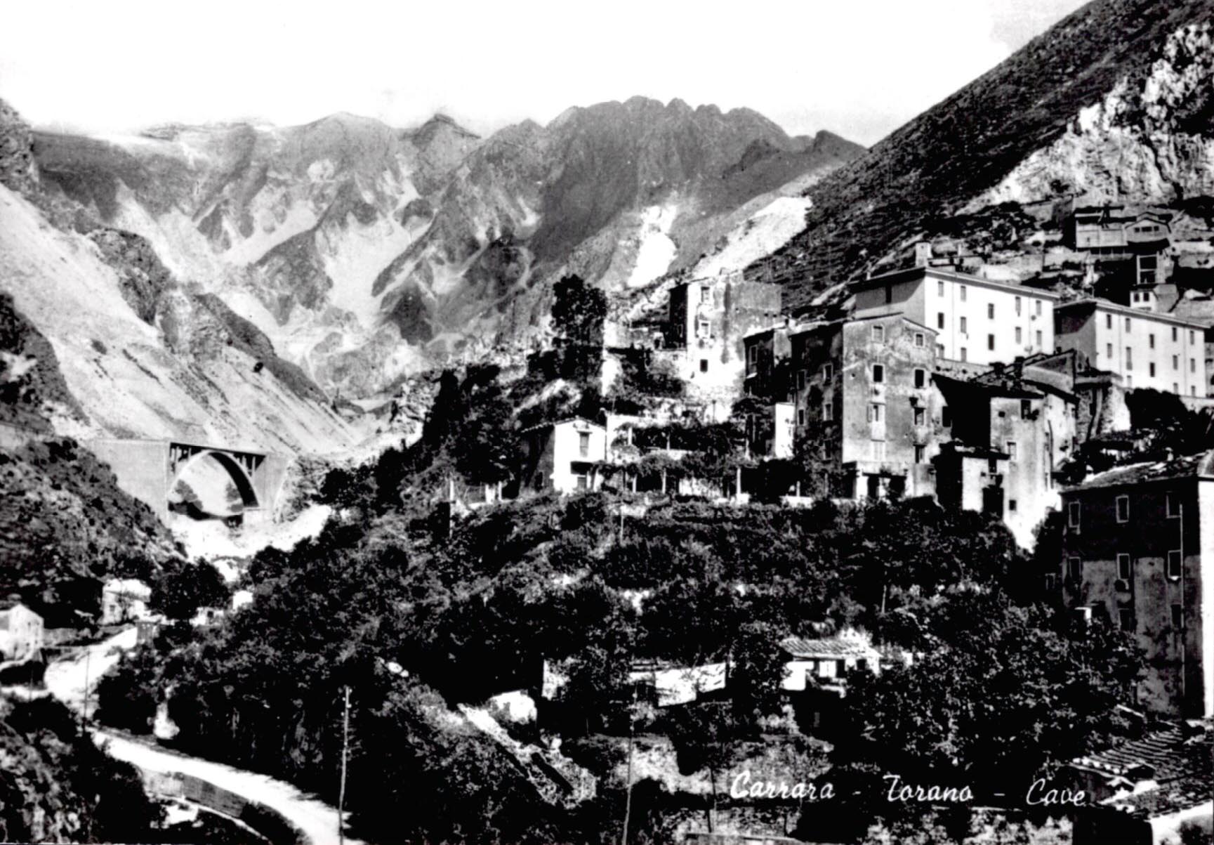 bi Carrara-Torano cave